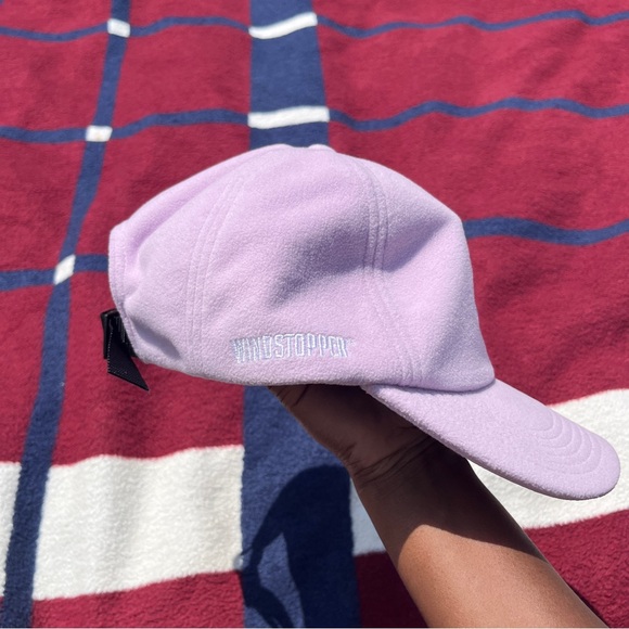 Supreme pink WINDSTOPPER Earflap 6-panel LT purple 
Like new hat
Made in China - Picture 2 of 7